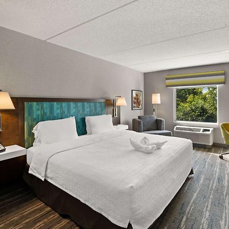Hampton Inn & Suites Poughkeepsie Spackenkill Экстерьер фото