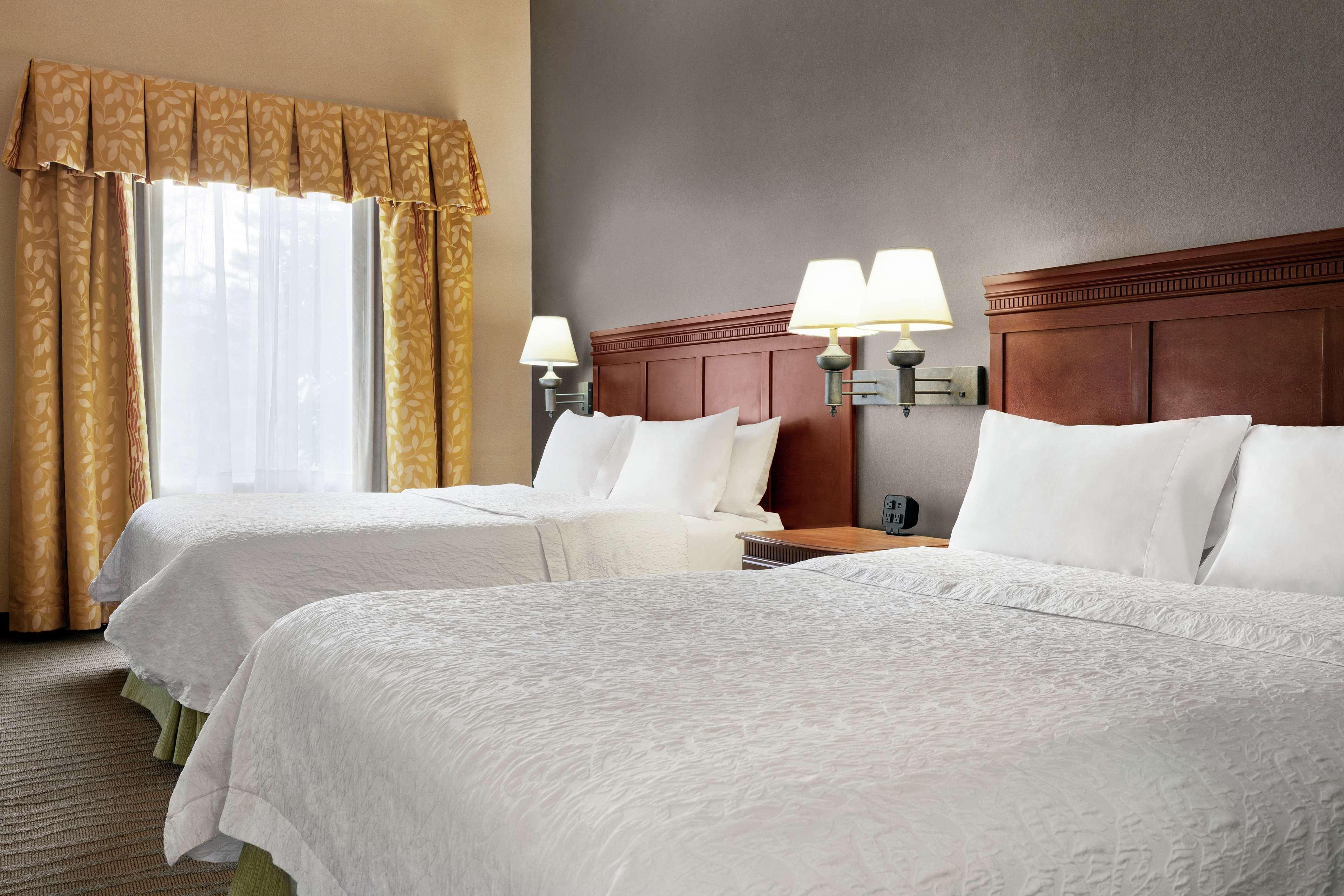 Hampton Inn & Suites Poughkeepsie Spackenkill Экстерьер фото