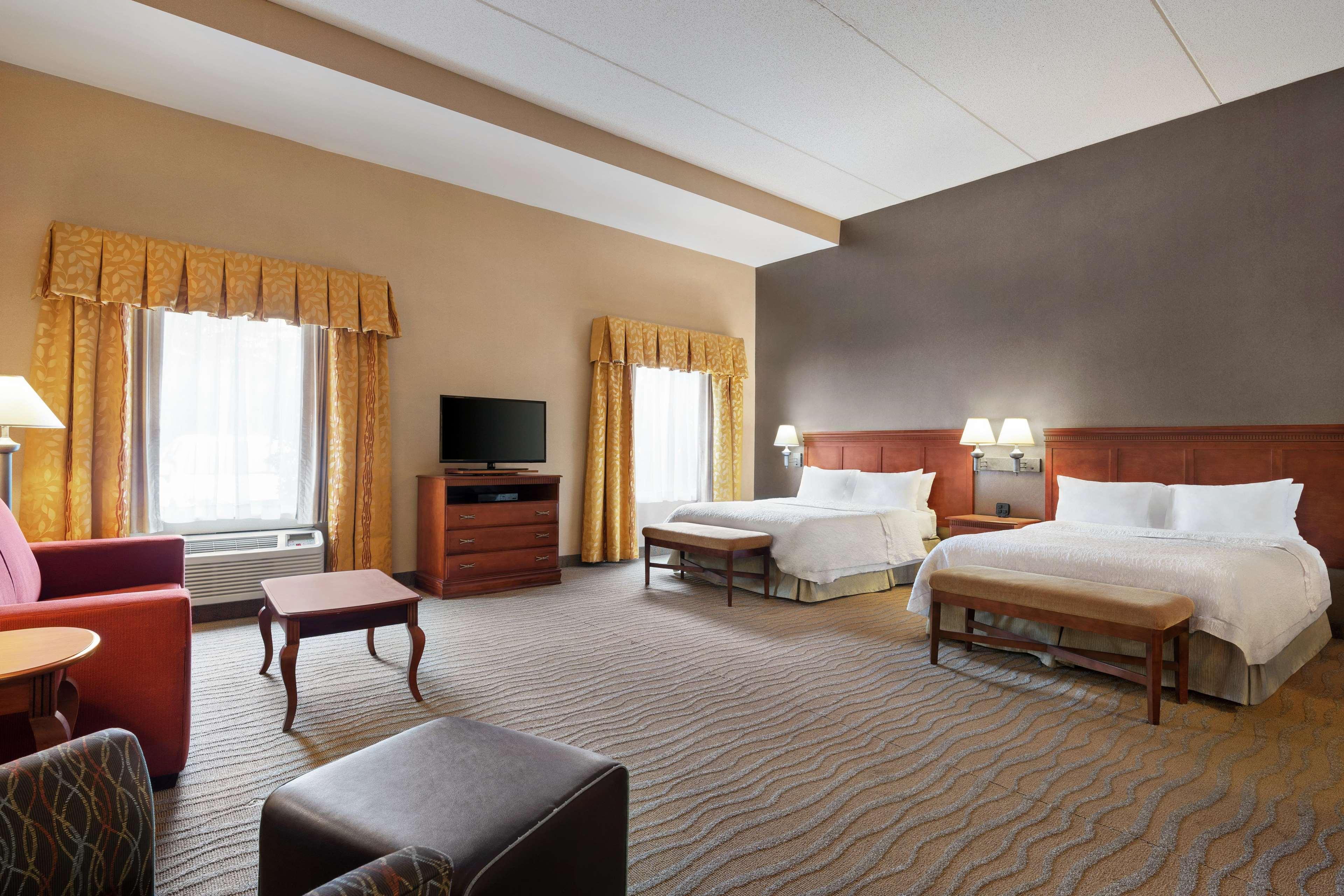 Hampton Inn & Suites Poughkeepsie Spackenkill Экстерьер фото