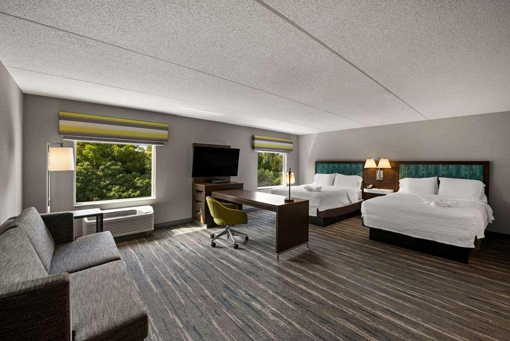 Hampton Inn & Suites Poughkeepsie Spackenkill Номер фото
