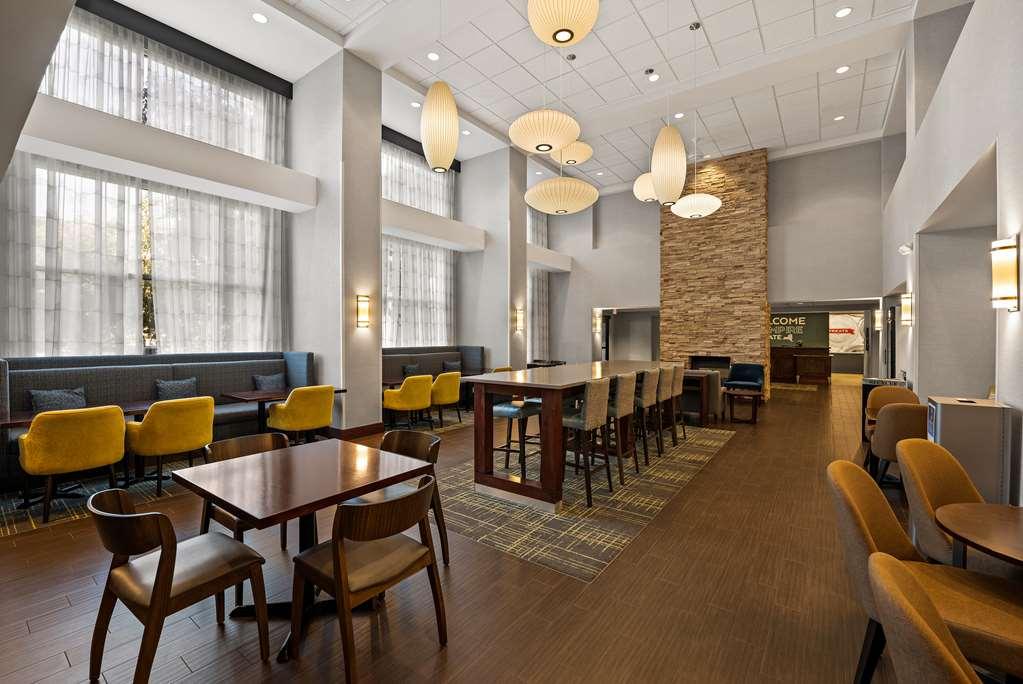 Hampton Inn & Suites Poughkeepsie Spackenkill Ресторан фото