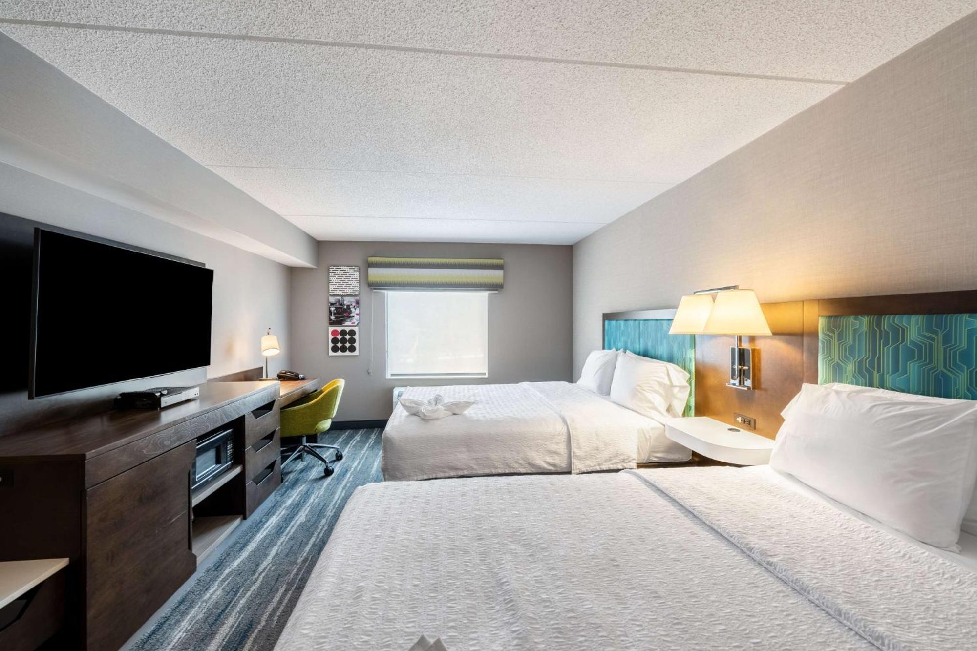 Hampton Inn & Suites Poughkeepsie Spackenkill Экстерьер фото