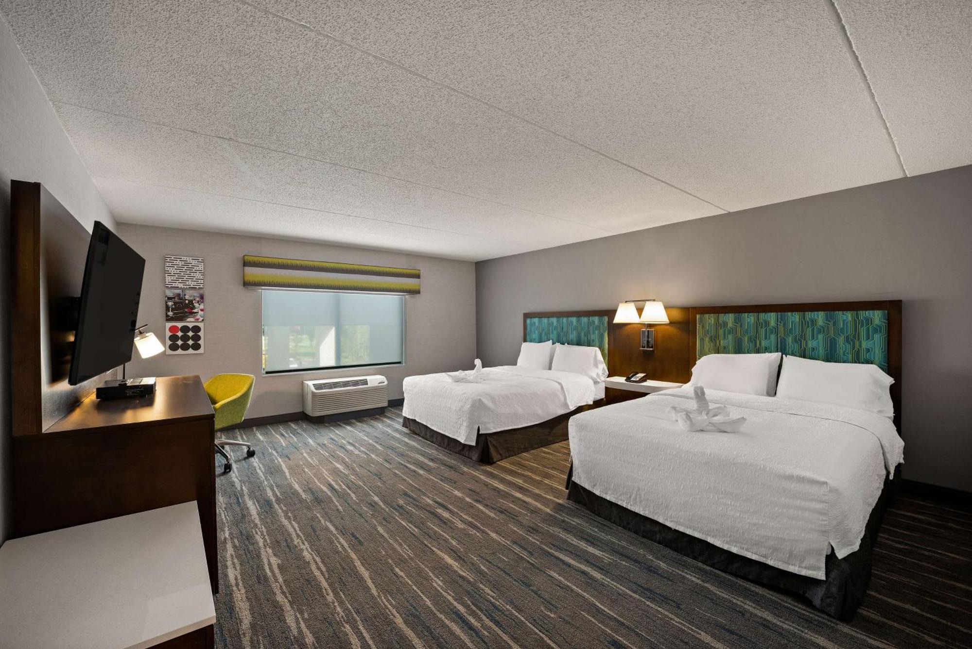 Hampton Inn & Suites Poughkeepsie Spackenkill Экстерьер фото
